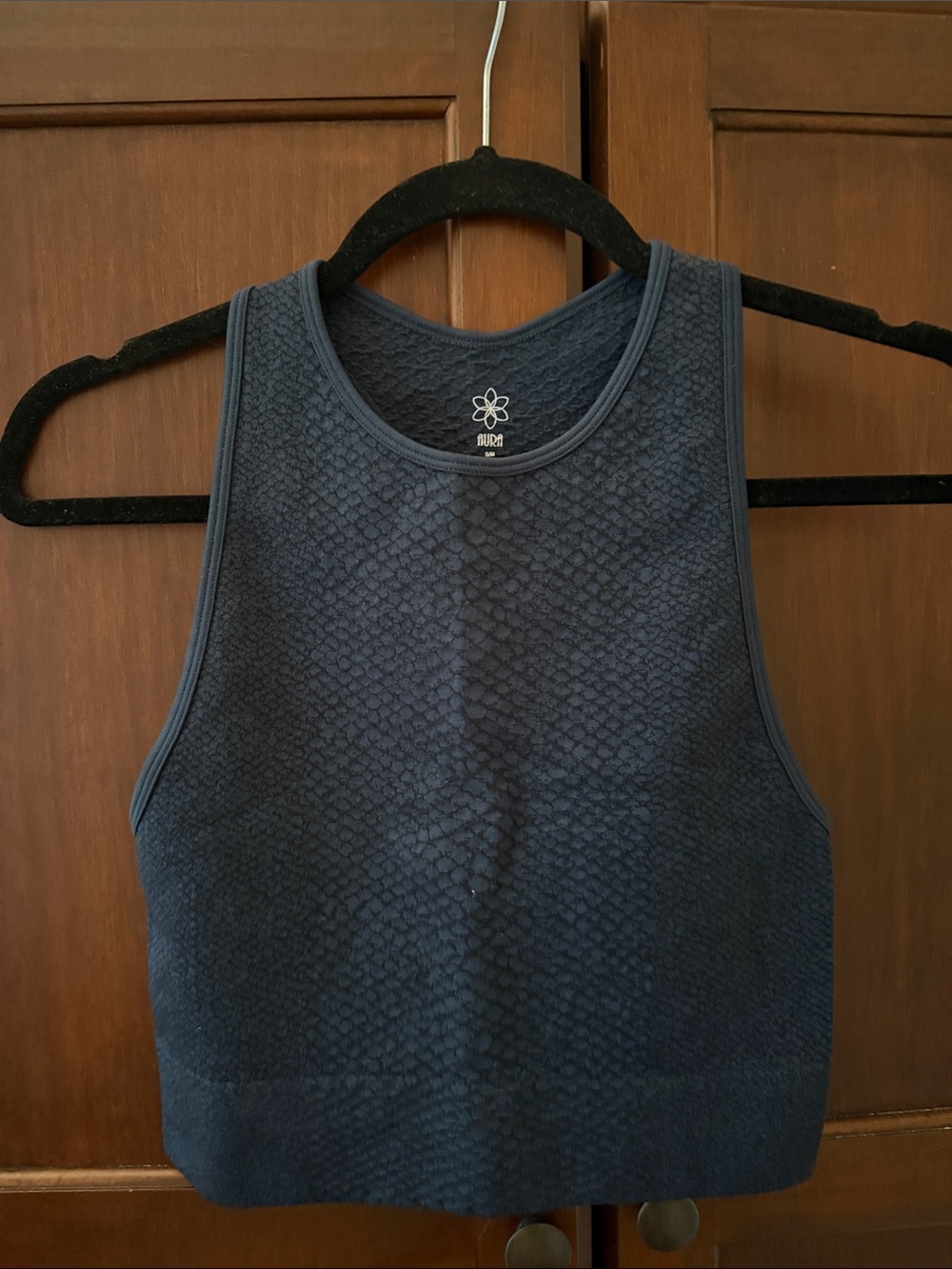 Aura Textured Cropped Sports Bra - Navy